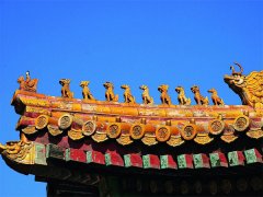 琉璃瓦是用什么材料做的？